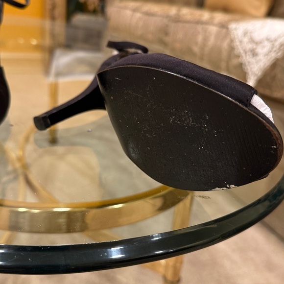 Shoes - Picture 8 of 9